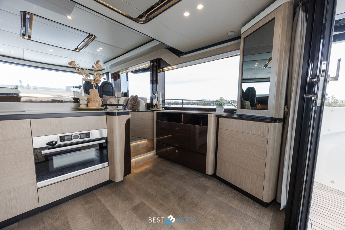 foto: 18 Absolute  Navetta 52