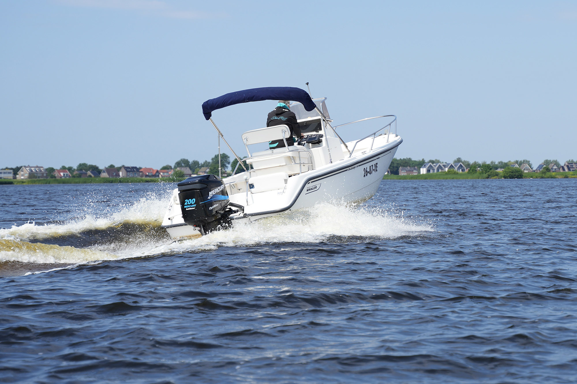 foto: 4 Boston Whaler 180 Outrage