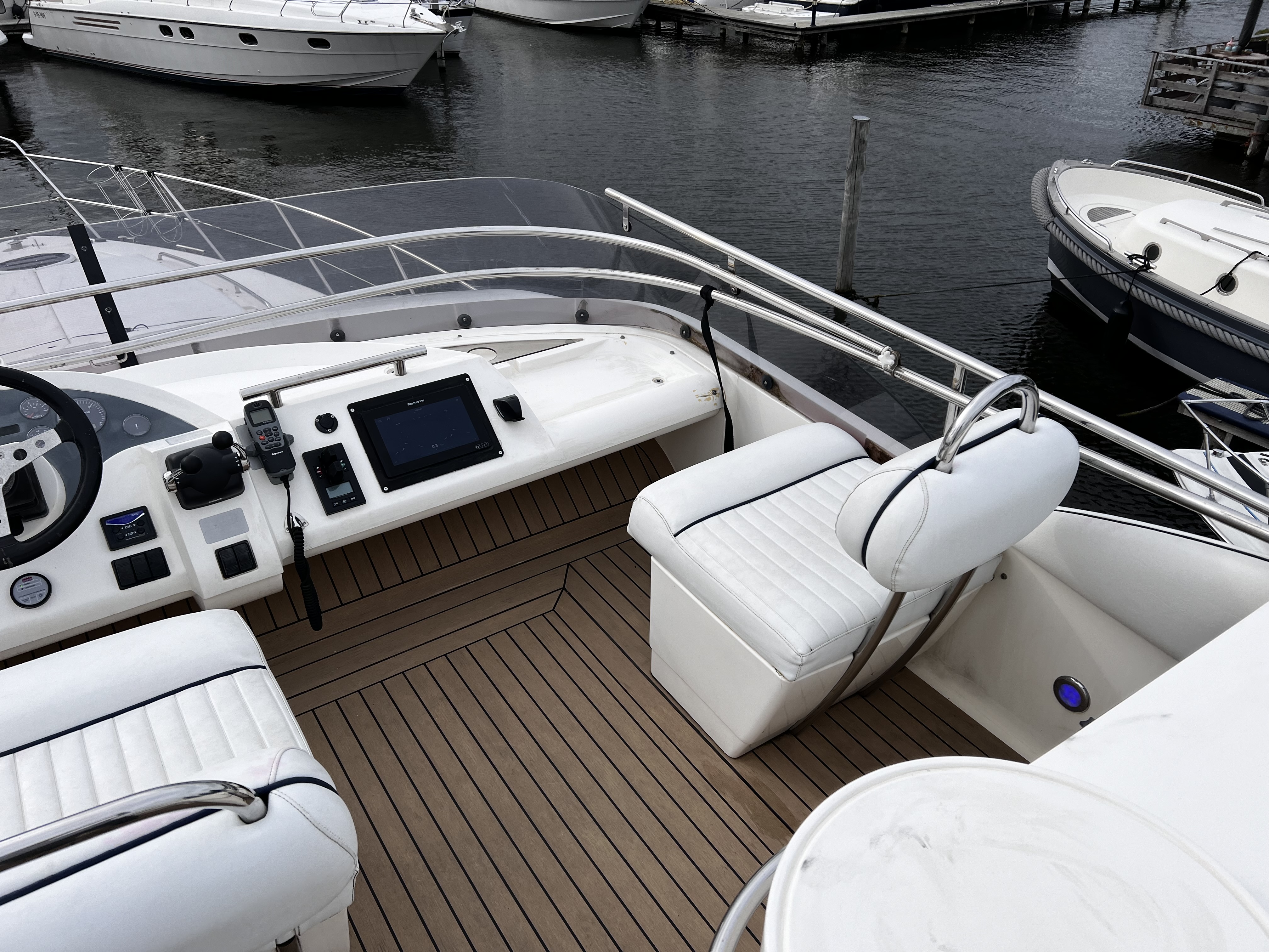 foto: 13 Fairline Phantom 46