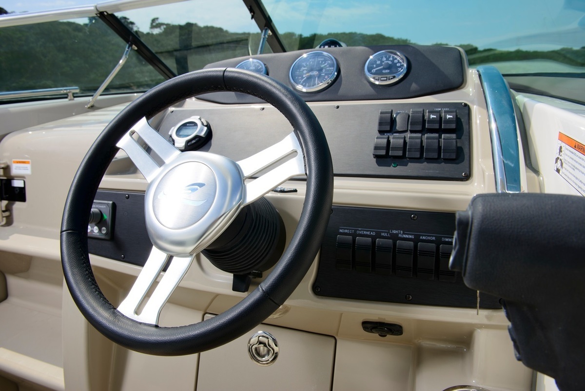 foto: 9 Sea Ray Sundancer 265