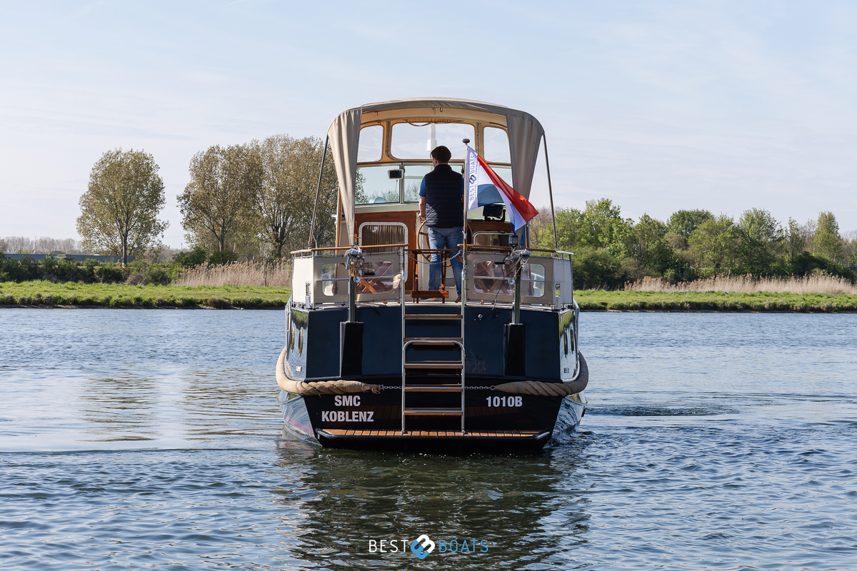 foto: 10 Linssen  St. Jozef 1050 Salon AK-L