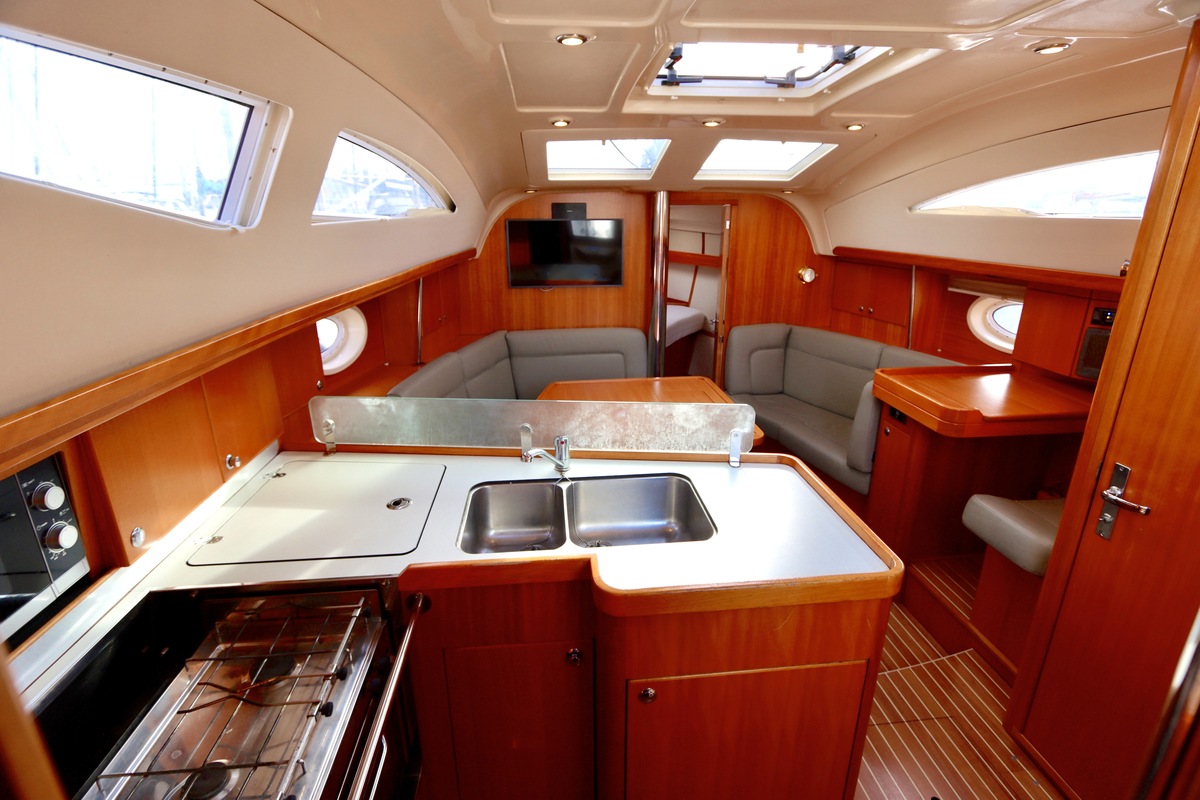 foto: 8 Elan 384 impression