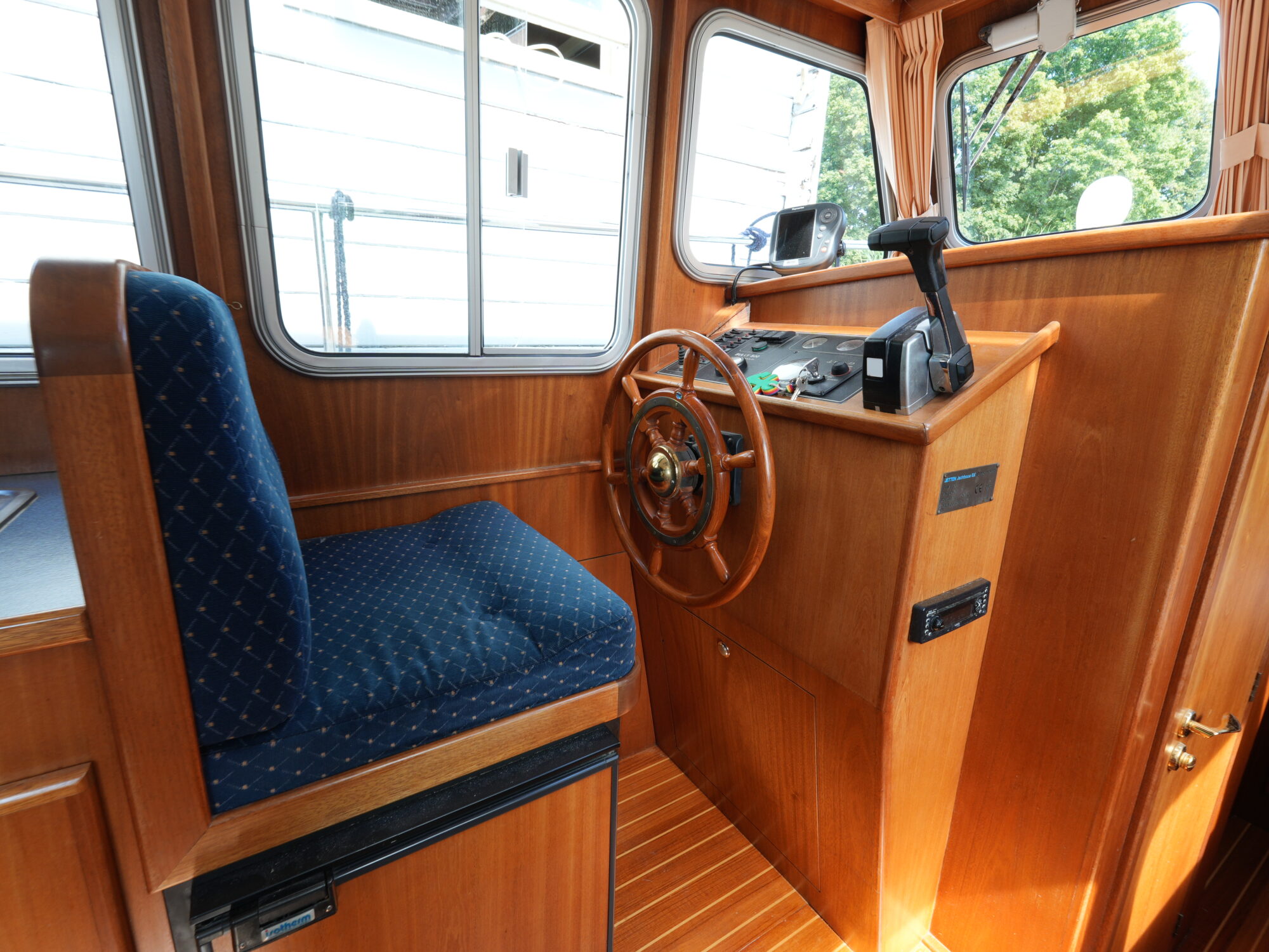 foto: 11 Jetten Jetten Bully 800