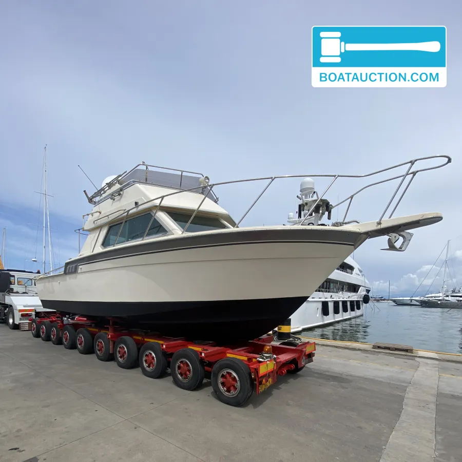 hoofdfoto: 1 Hatteras 32 Sport Fly