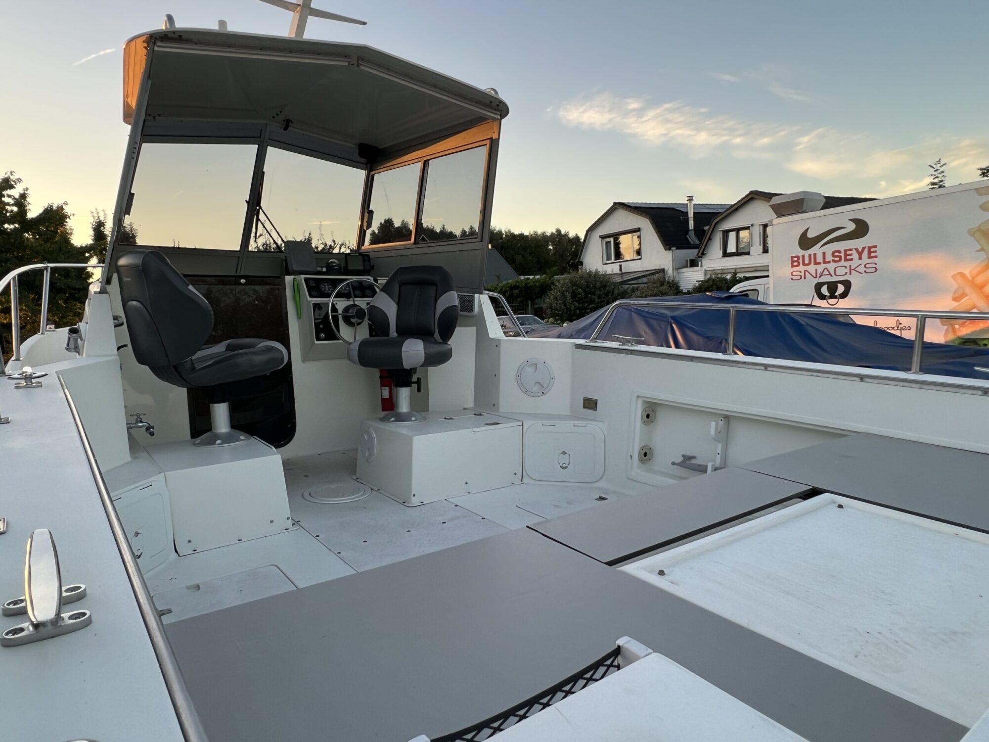 foto: 10 Celebrity Celebrity 2500 Fish Hawk