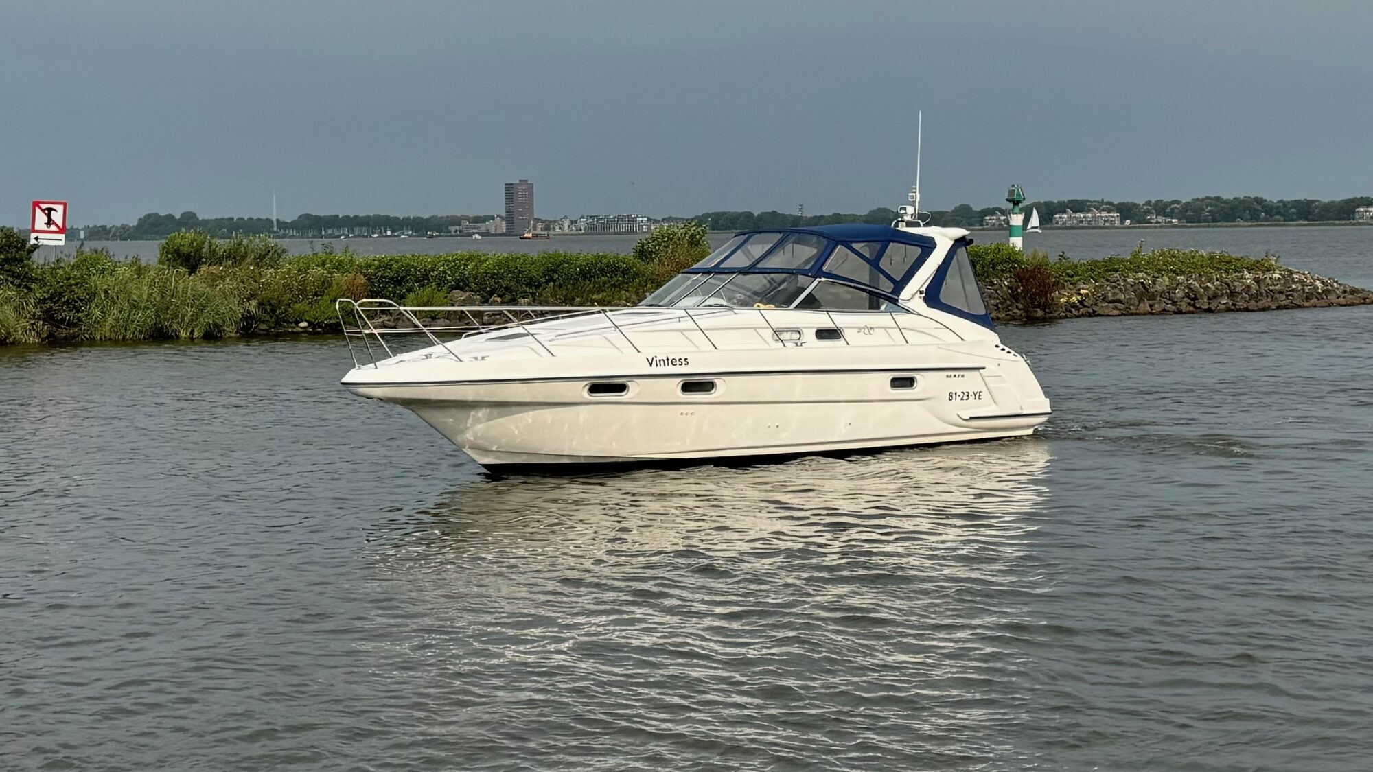 foto: 8 Sealine Sealine S37