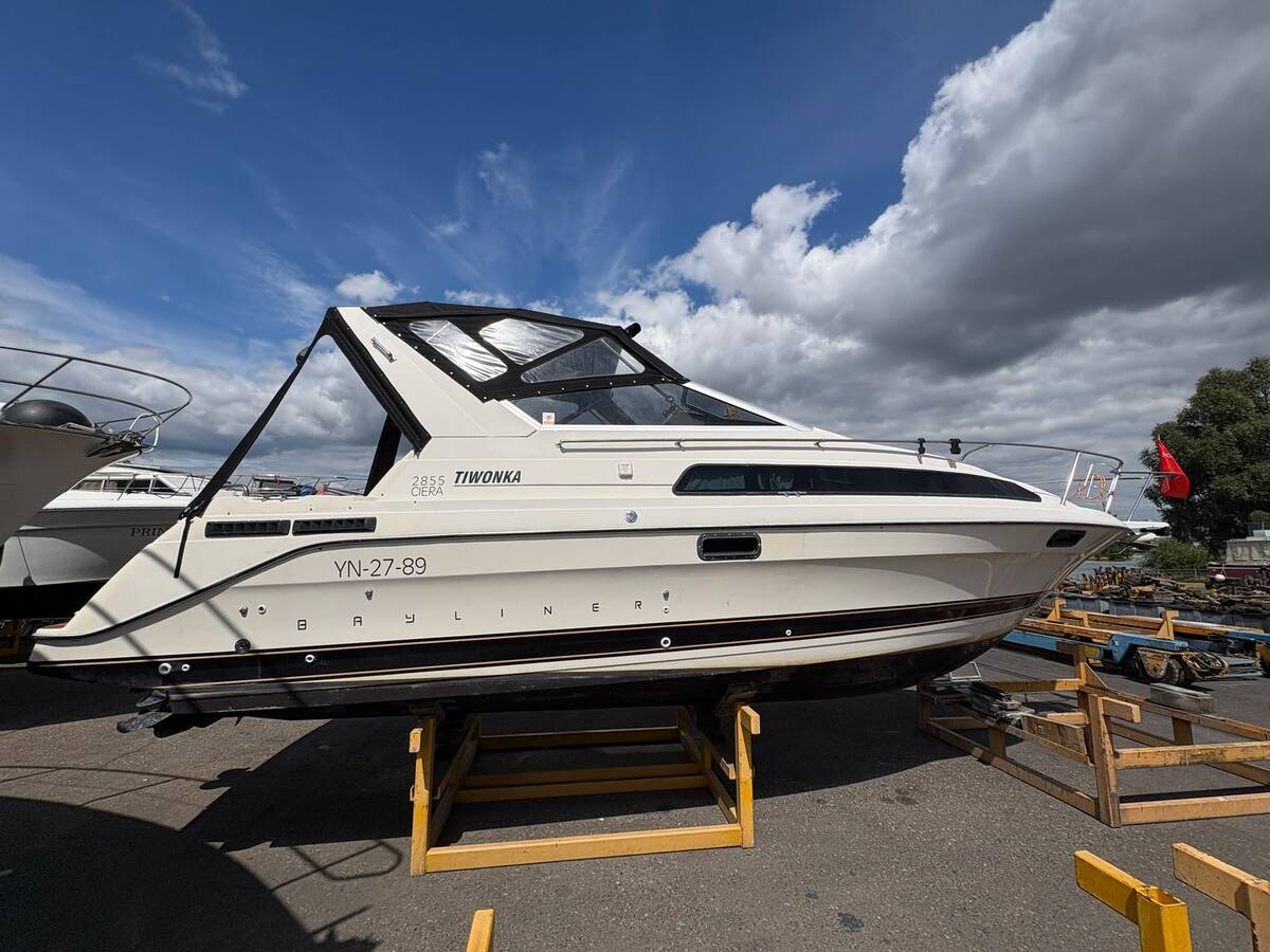 foto: 6 Bayliner 2855 CIERA