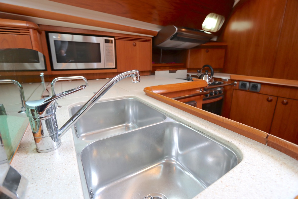 foto: 6 Jeanneau  Sun Odyssey 49 DS