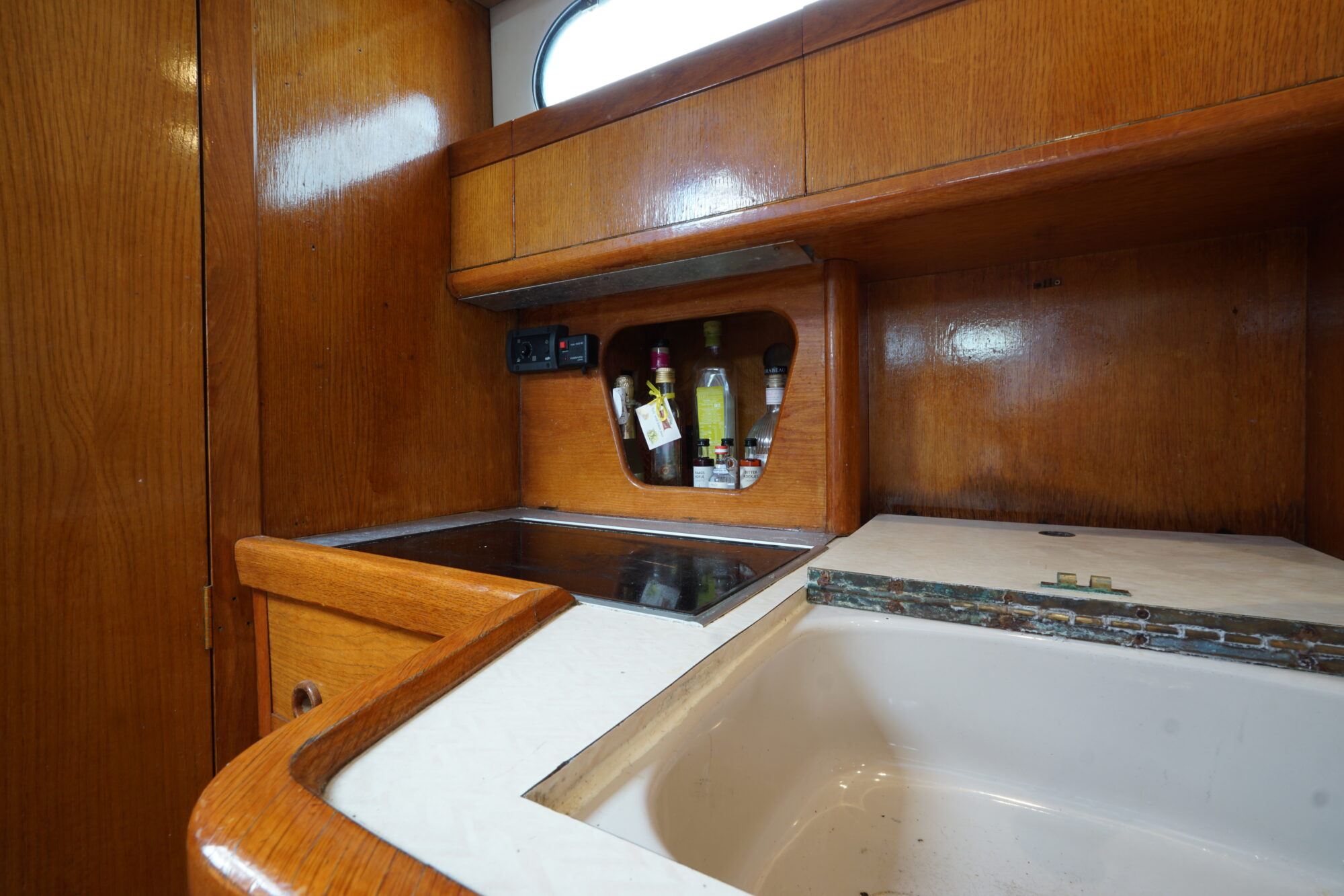 foto: 11 Sealine Sealine 328 Sport Bridge