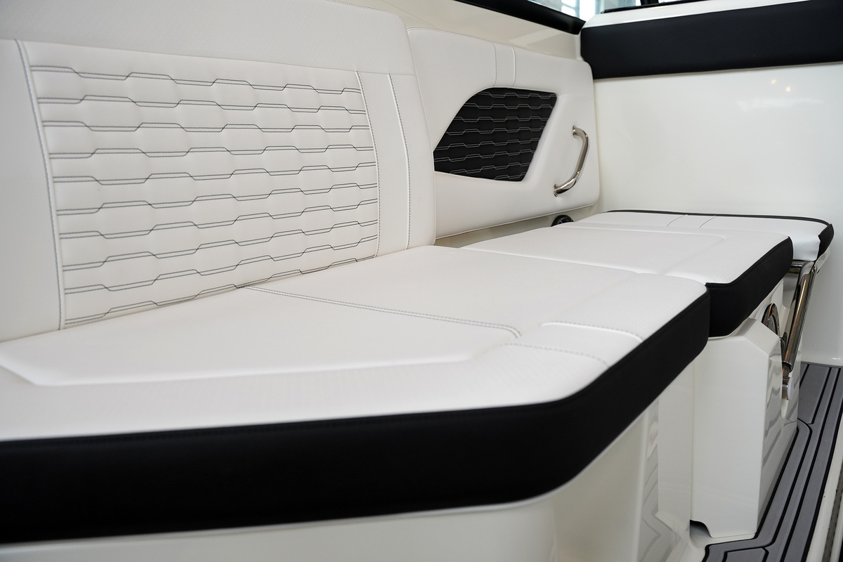 foto: 17 Sea Ray SPX 230 Outboard