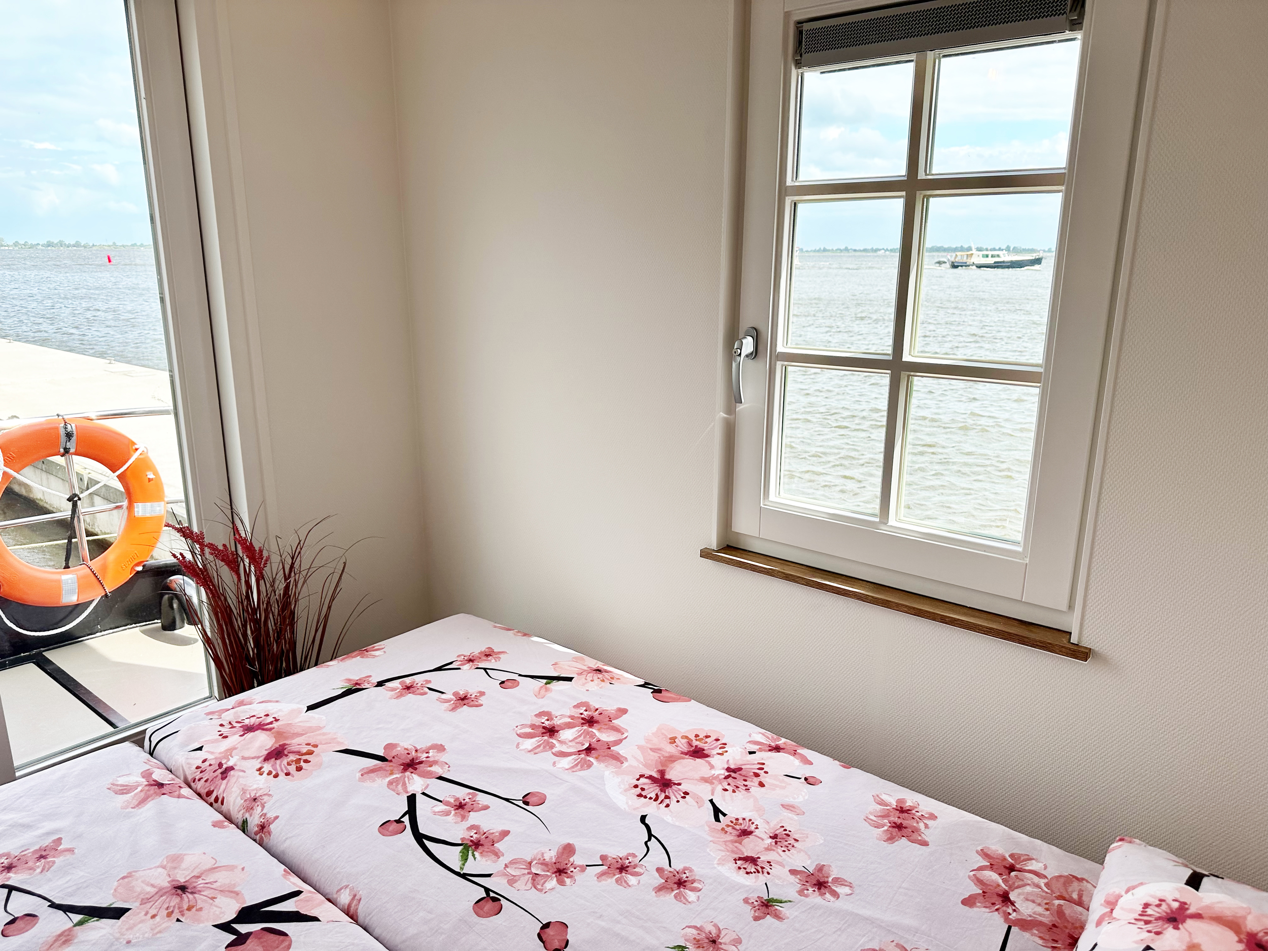 foto: 15 HOMESHIP VaarChalet In Amsterdam 1250D Luxe Houseboat