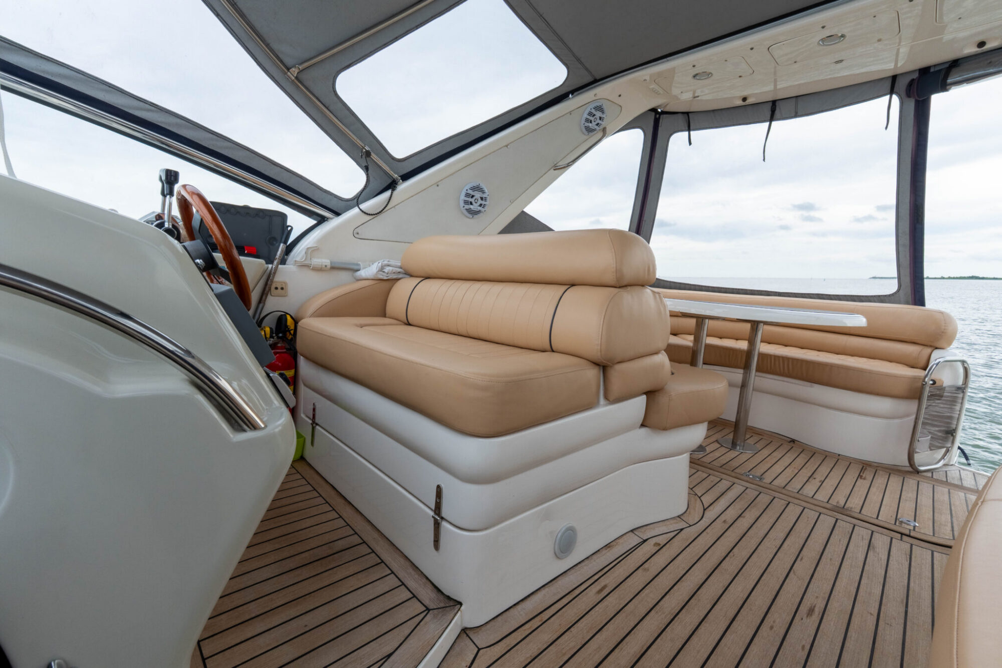 foto: 28 Sealine Sealine S37