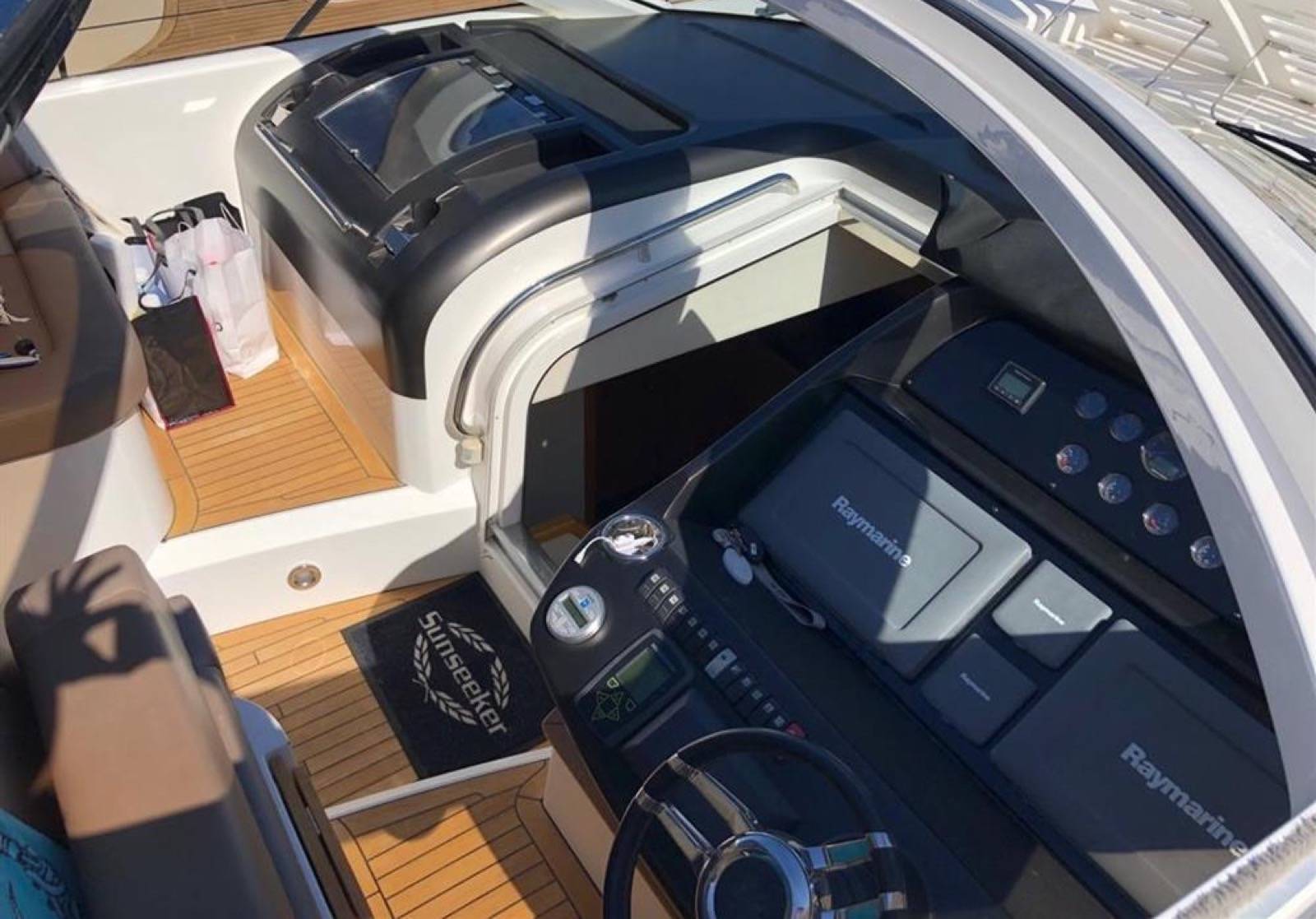 foto: 6 Sunseeker Predator 60