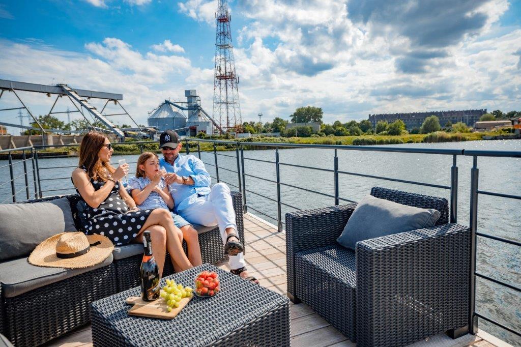 foto: 10 Shogun Mobile Houseboat