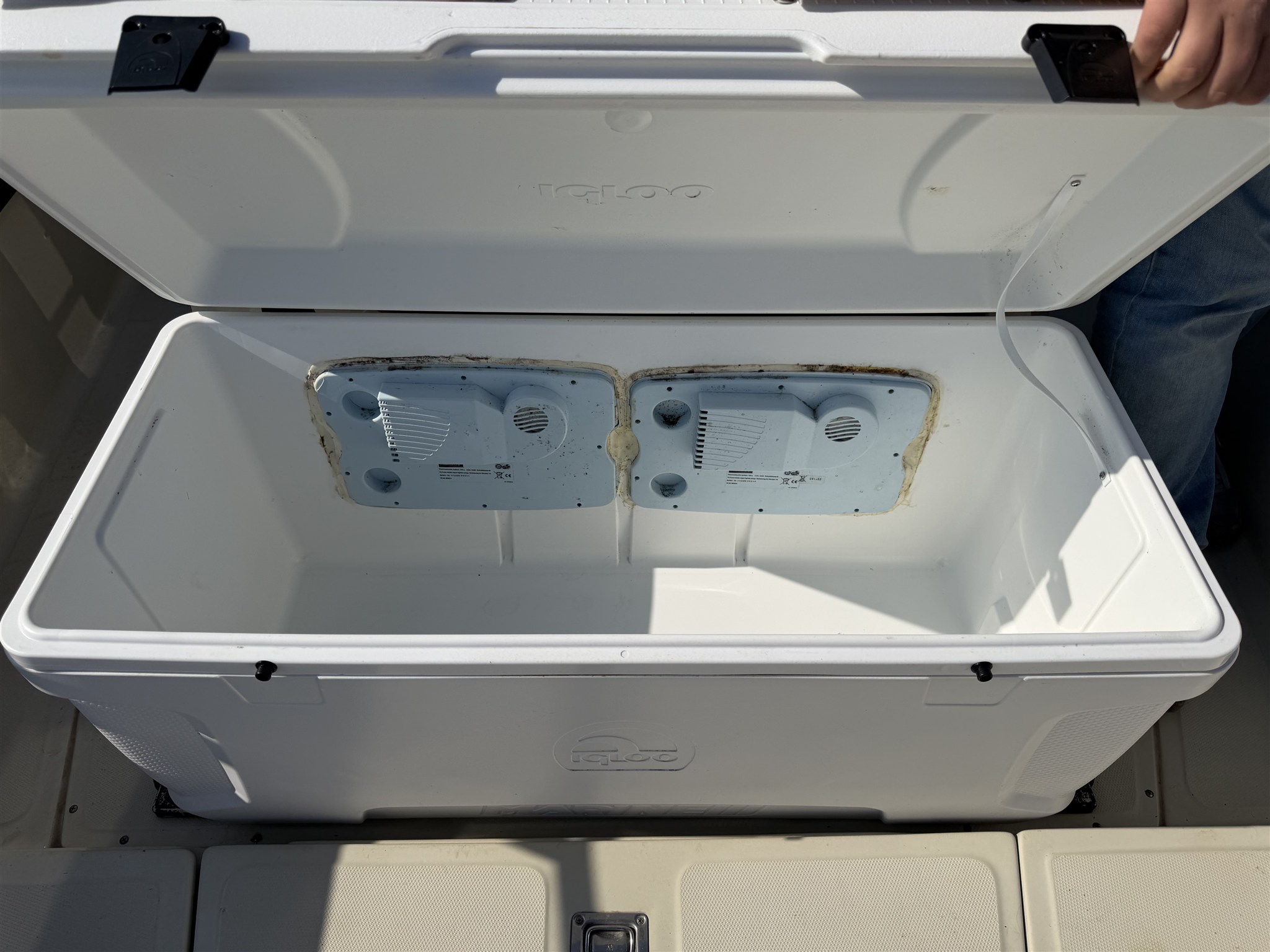 foto: 6 Boston Whaler OUTRAGE 25