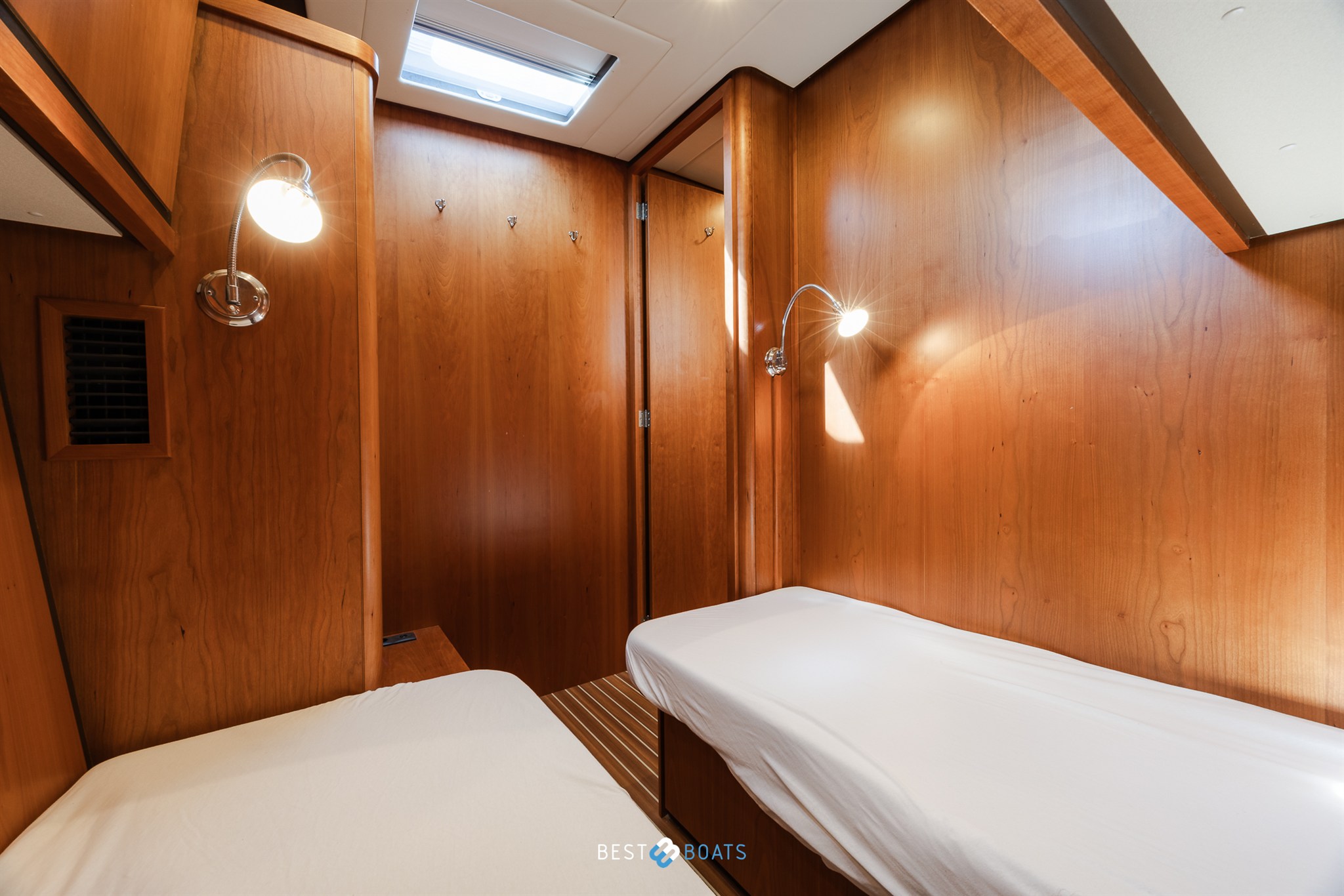 foto: 11 Linssen Grand Sturdy 43.9 AC