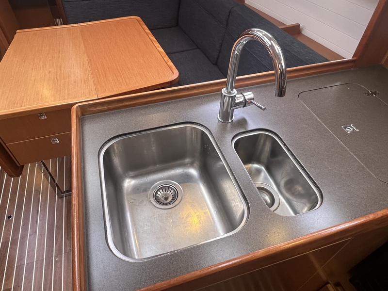 foto: 6 Bavaria Cruiser 37-3