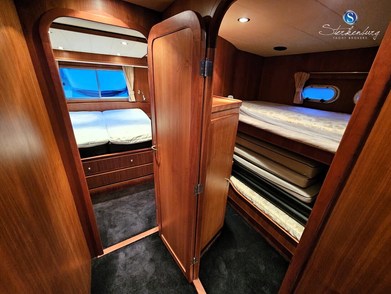 foto: 12 Pacific 155 Allure