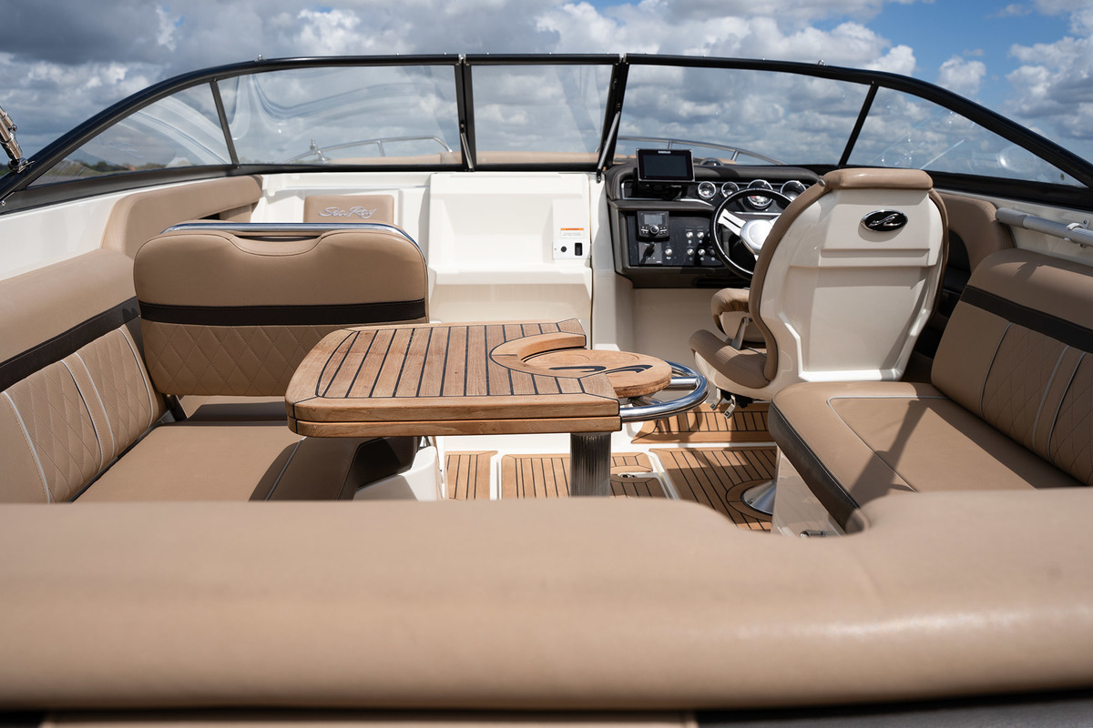 foto: 13 Sea Ray Sun Sport 250