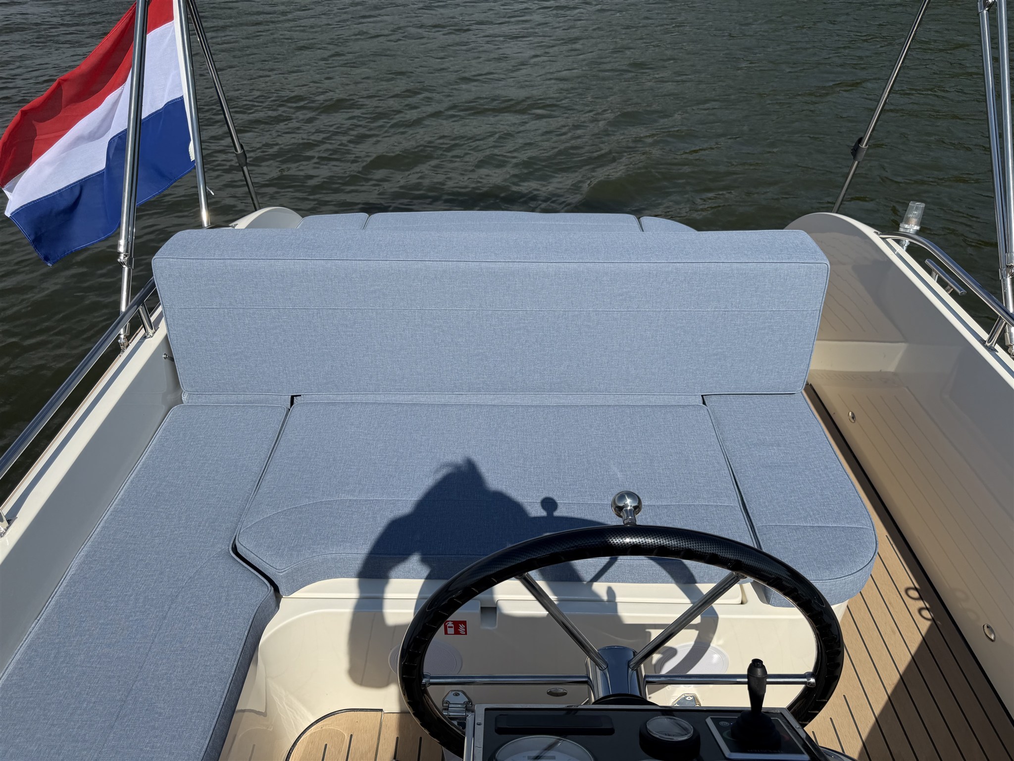 foto: 11 Interboat Intender 750 Cabin