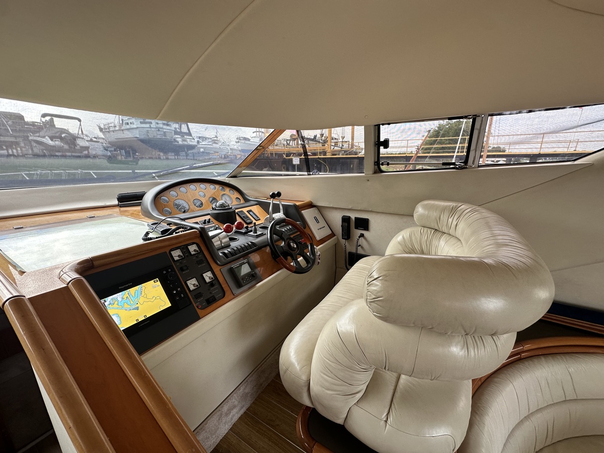 foto: 6 Sunseeker Manhattan 48