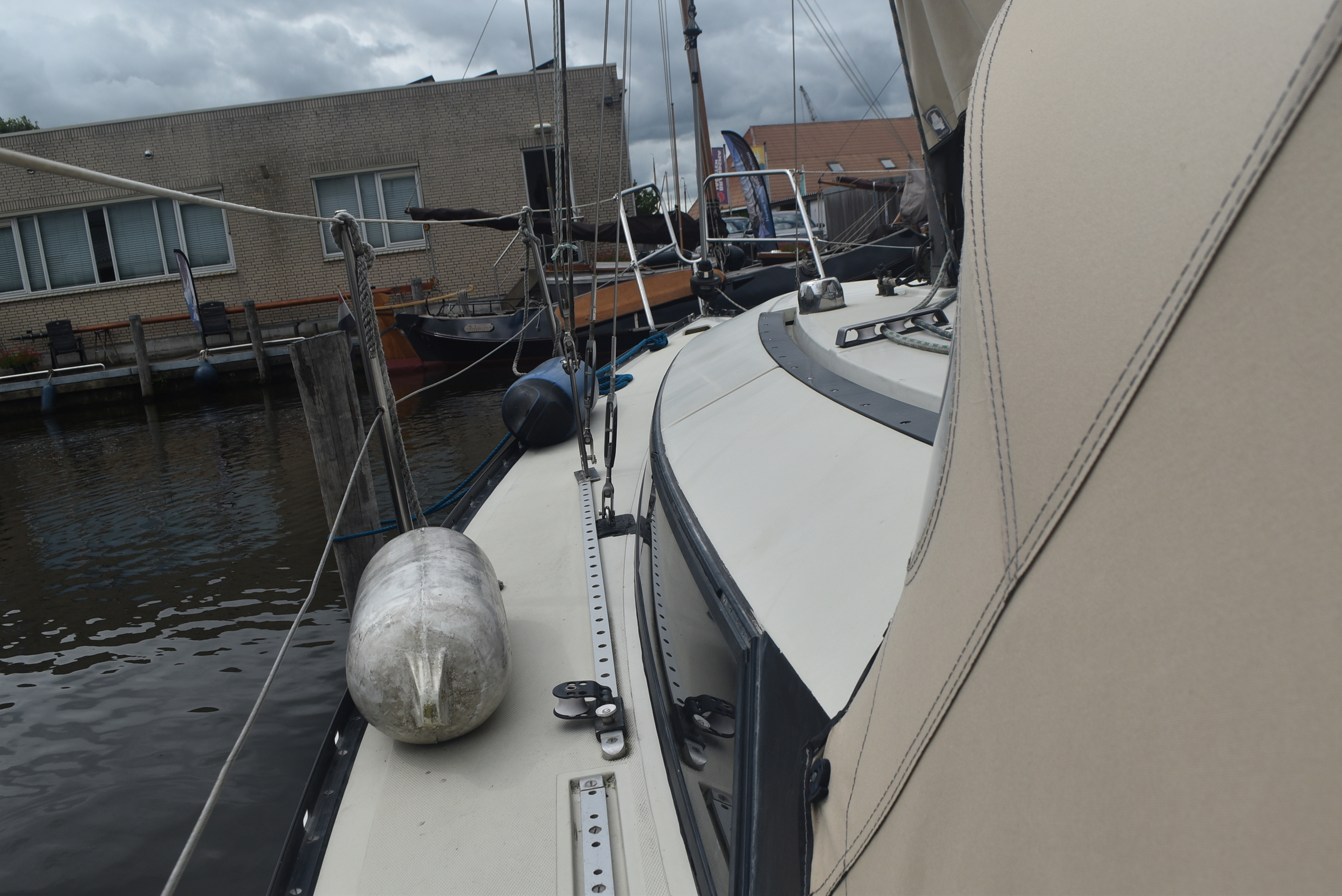 foto: 15 Friendship 28 Type 900