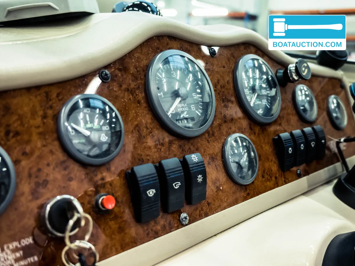 foto: 12 Sea Ray 200 Signature