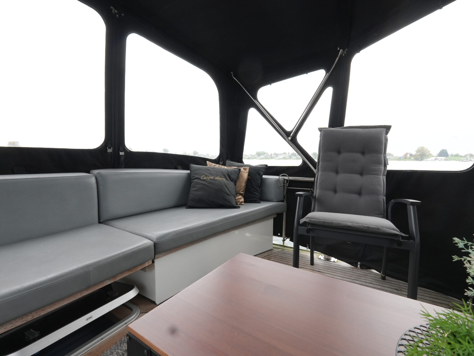 foto: 11 Valkkruiser Valkkruiser Falcon 45 Royal Cabrio