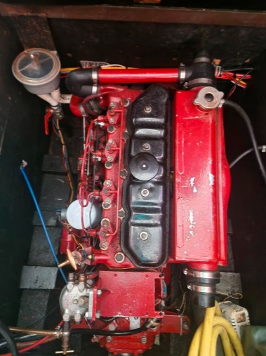 foto: 12  Curtevenne 830 Ak