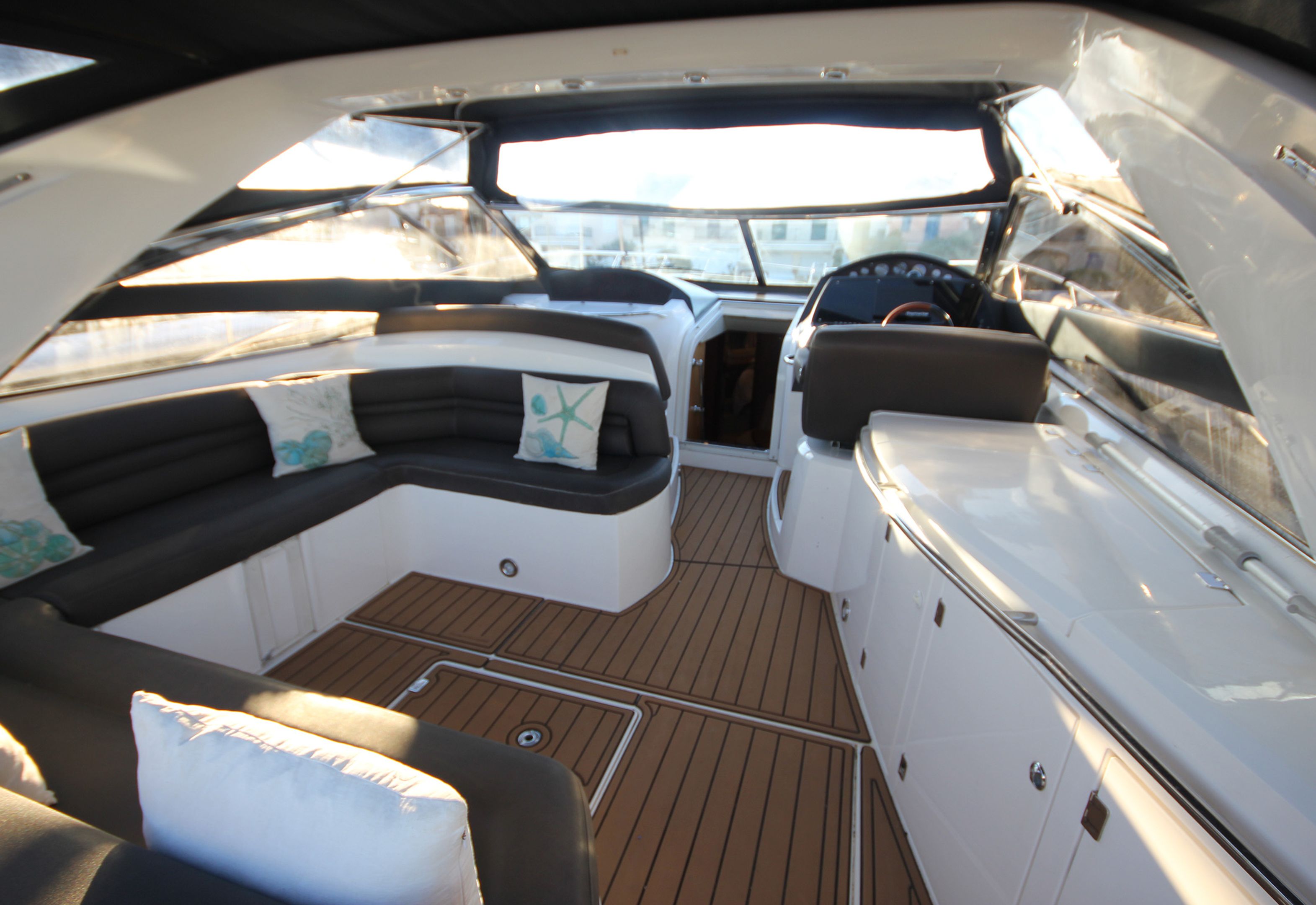 foto: 6 Sunseeker Portofino 53