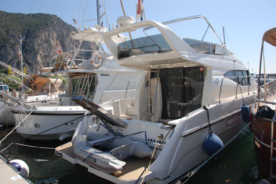 foto: 5 Azimut 40 Fly