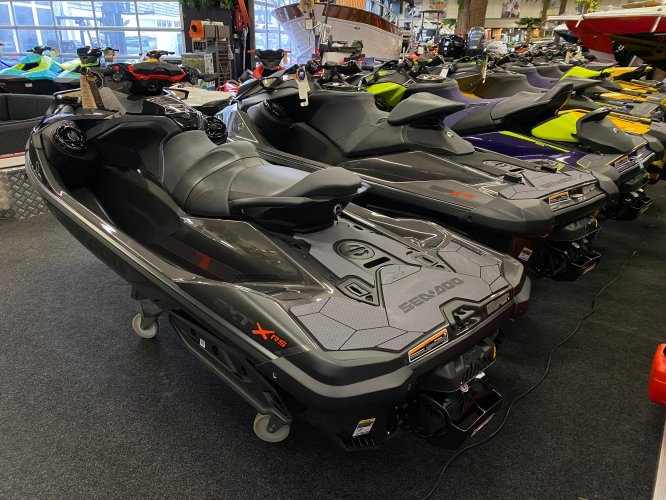 foto: 5 Sea-Doo RXP X-rs 300 W/audio