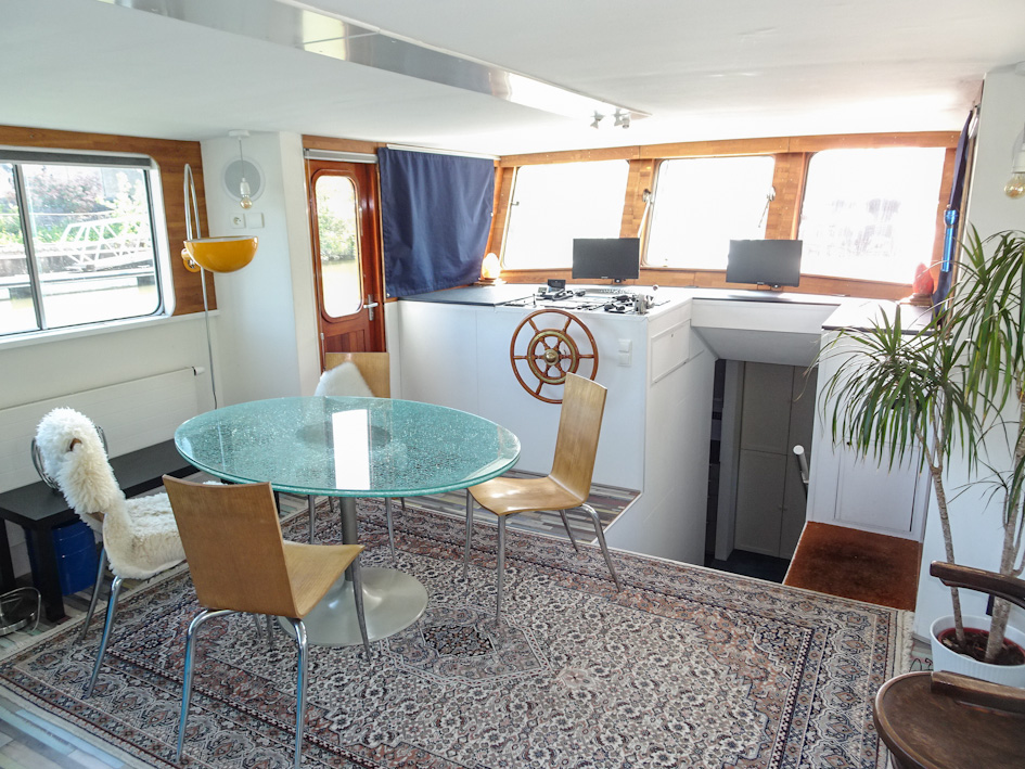 foto: 10 Varend Woonschip 31.28 met UBC
