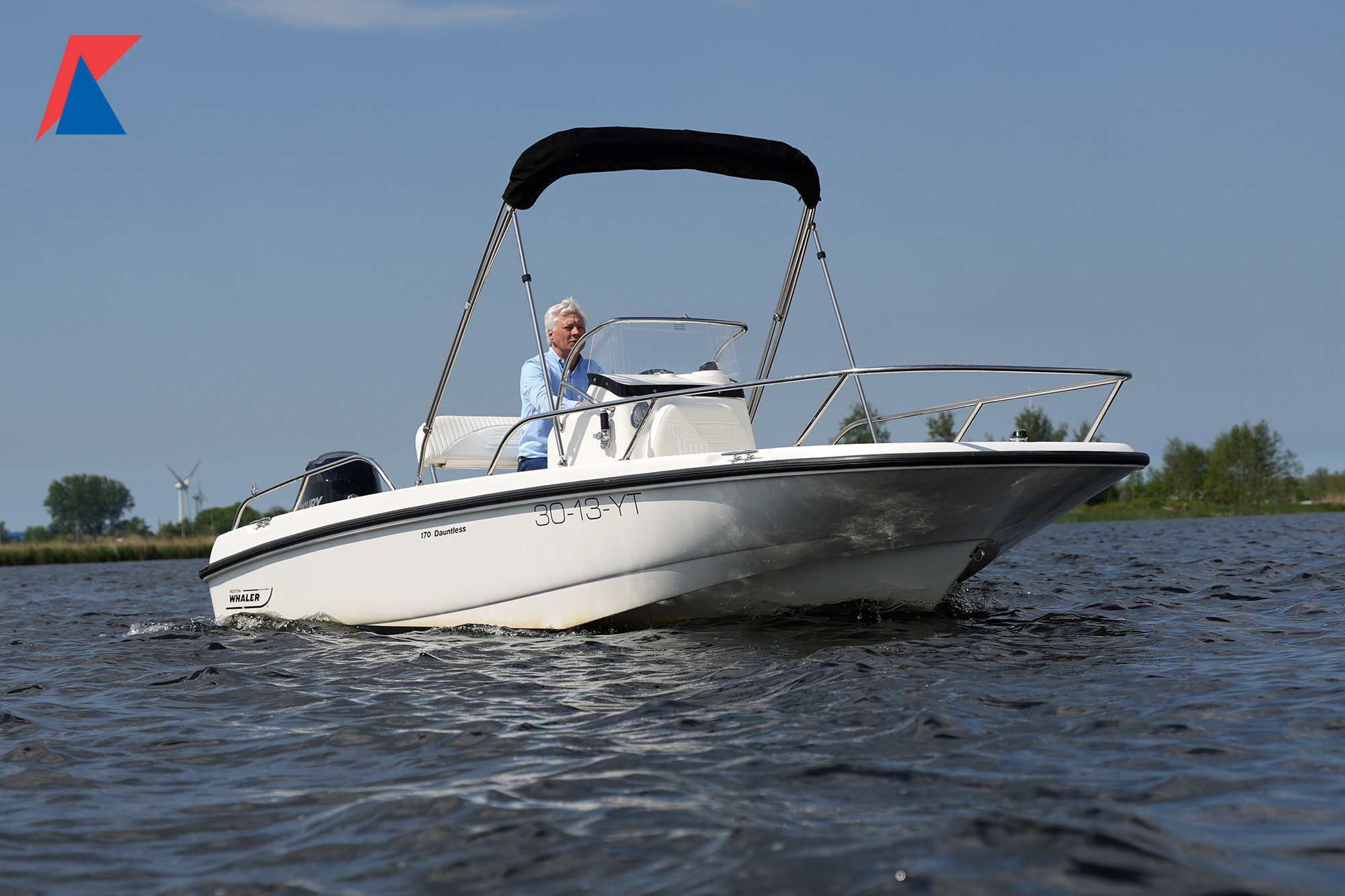 hoofdfoto: 1 Boston Whaler 170 Dauntless