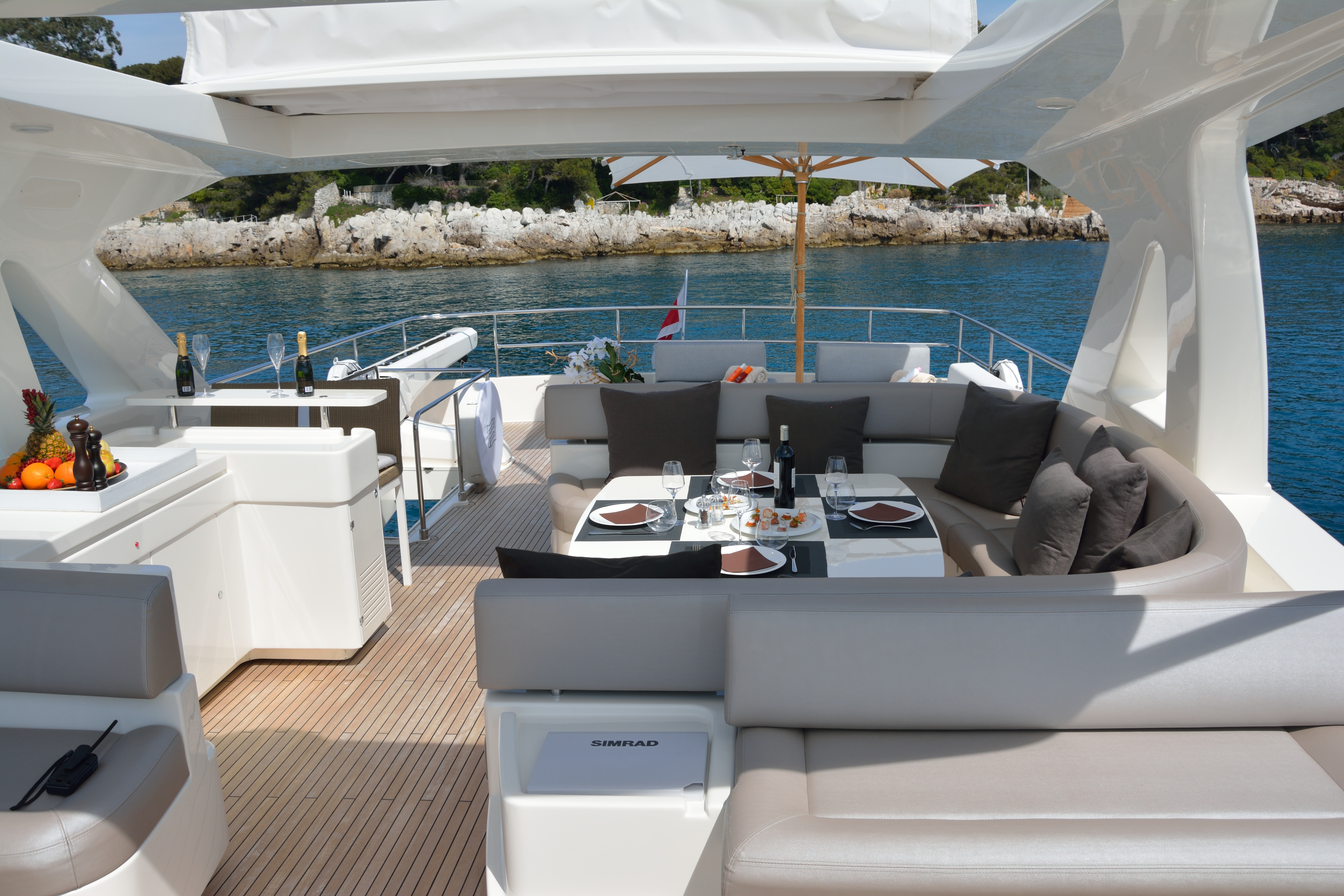 foto: 11 Ferretti 800 HT