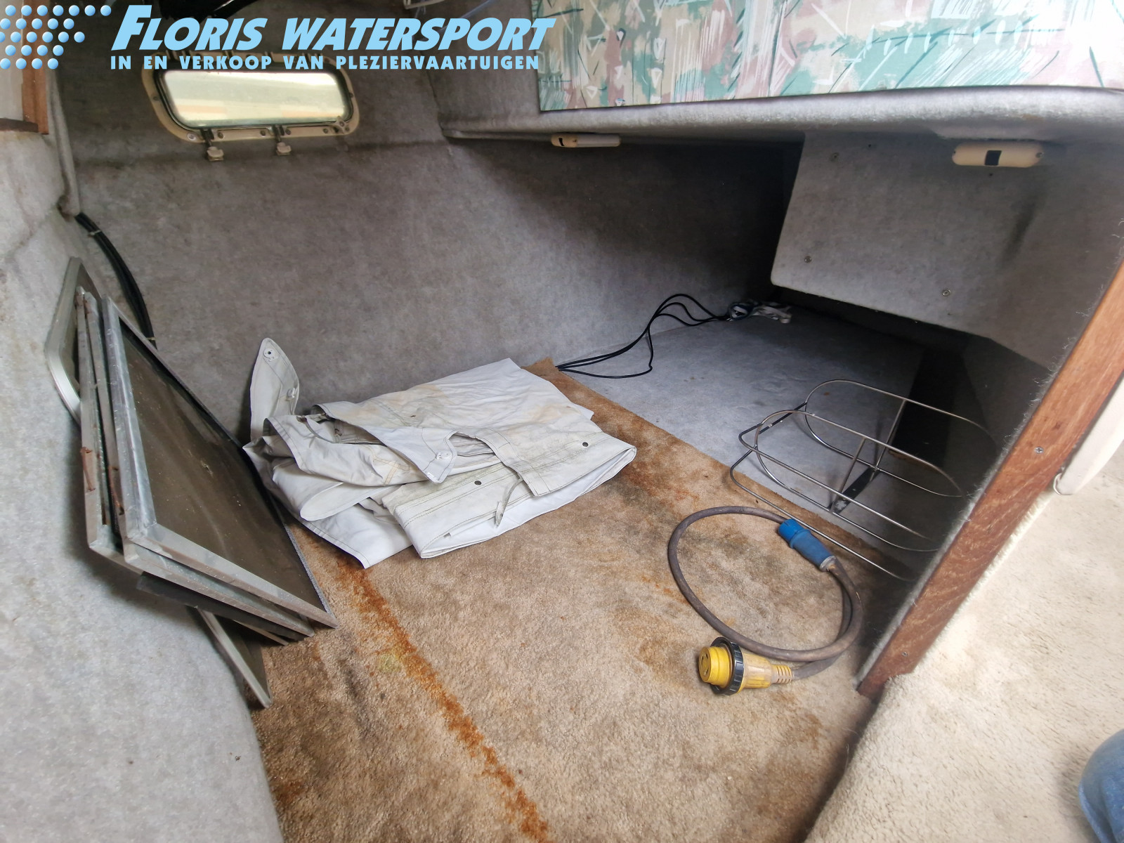 foto: 8 Bayliner  2858