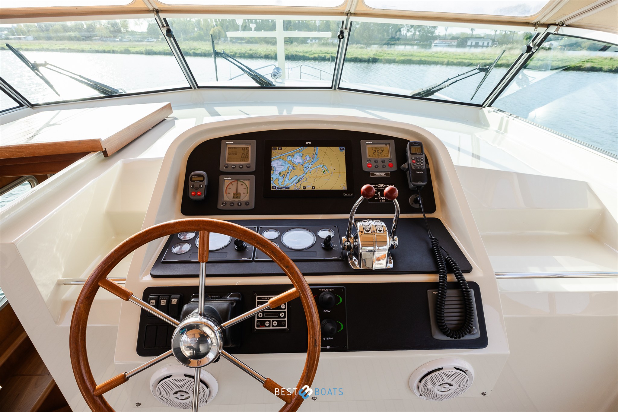 foto: 8 Linssen Grand Sturdy 470 AC Mark II