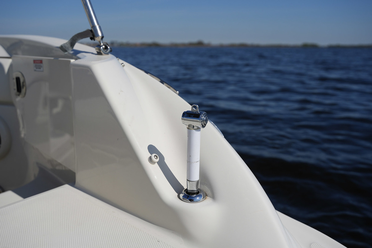 foto: 9 Sea Ray 220 Sundeck