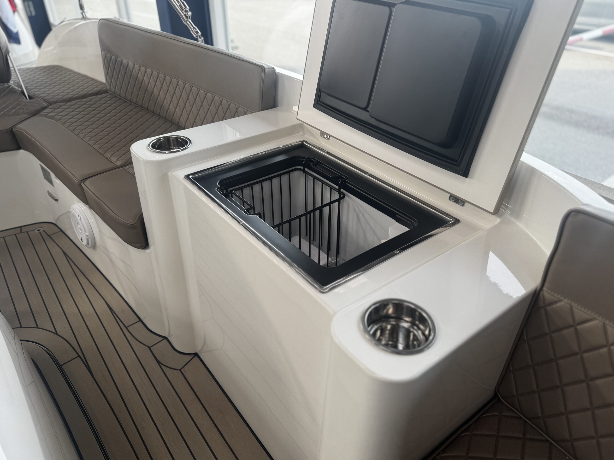 foto: 6 Antaris Seventy5 Hybride (op voorraad)