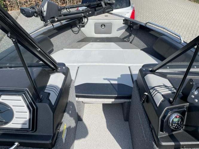 foto: 5 Crestliner Sportfish 2050