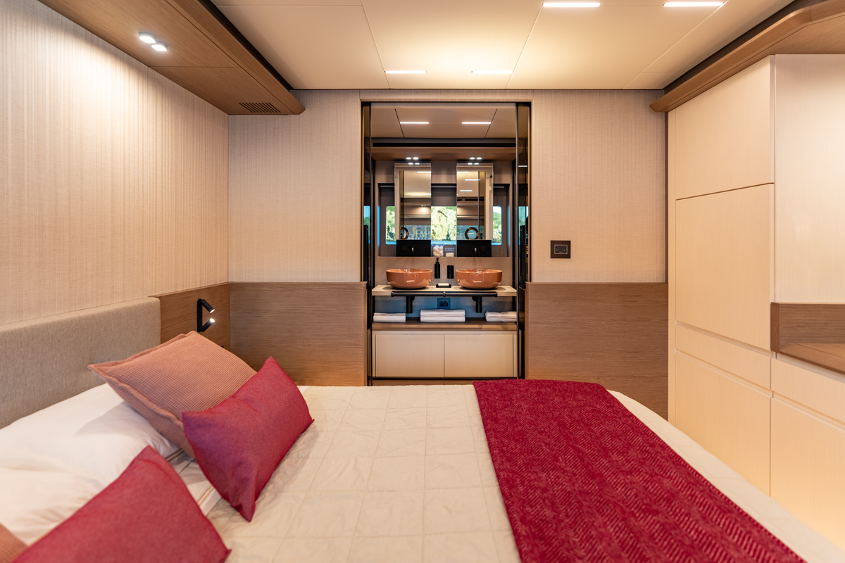 foto: 8 PARDO YACHTS Endurance 72 - NEW
