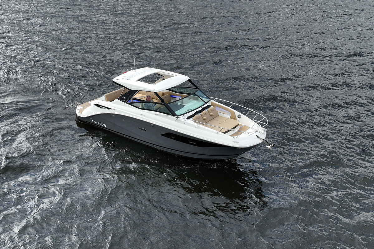 foto: 13 Sea Ray Sundancer 320
