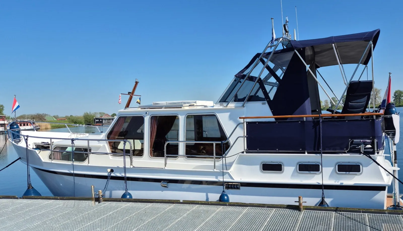 hoofdfoto: 1 Type Valkkruiser 1100