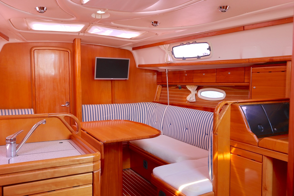 foto: 8 Bavaria 37-2 C