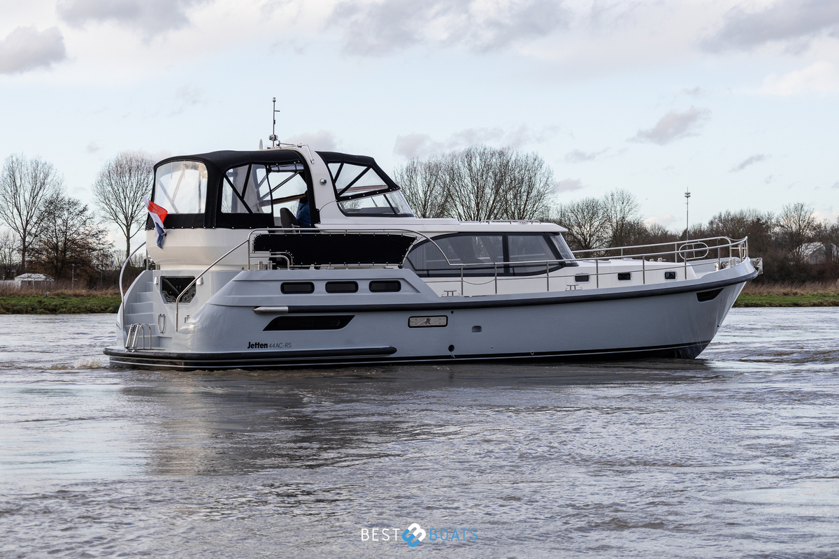 foto: 9 Jetten 44 AC-RS