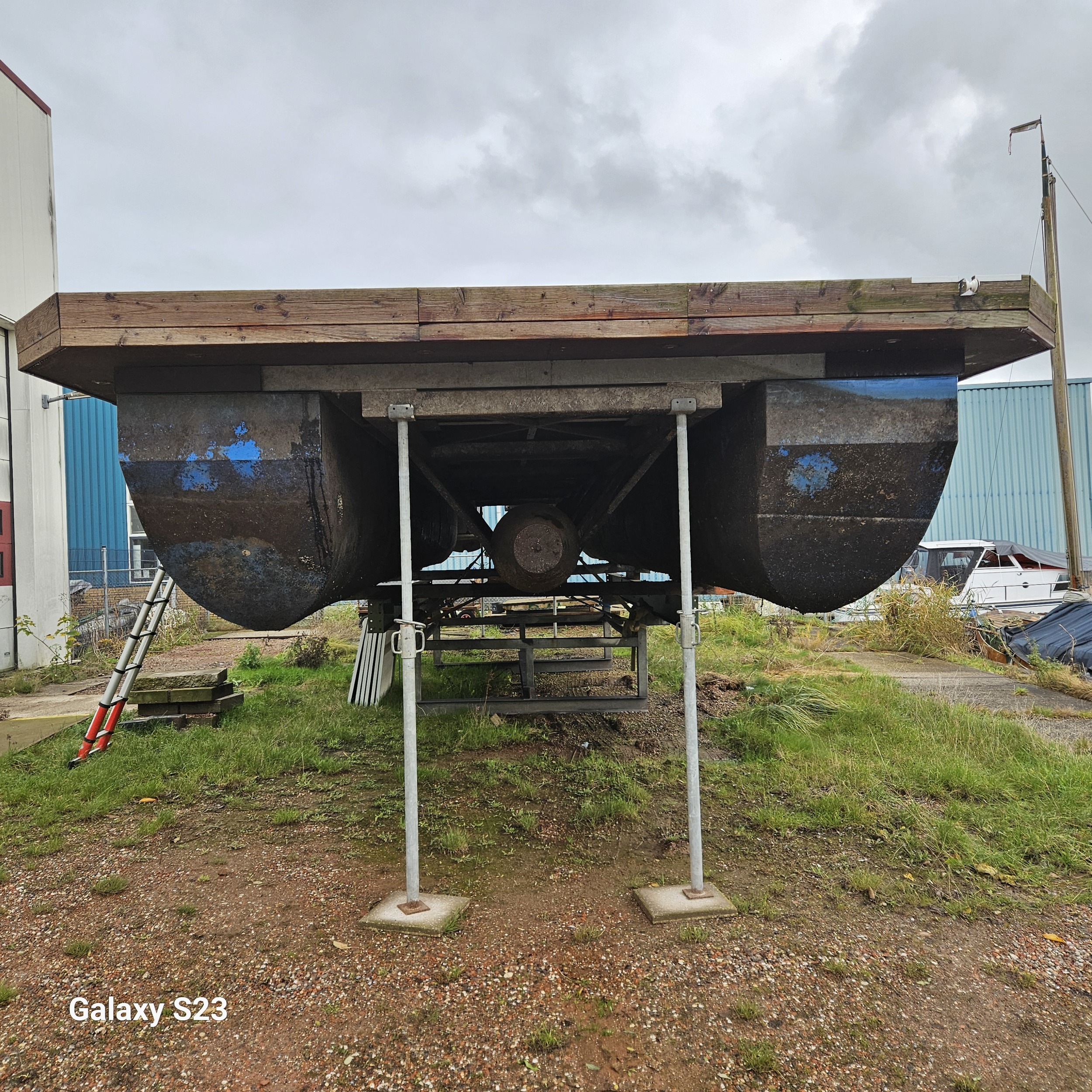 foto: 5 LST Boatin (onderstel) Houseboat