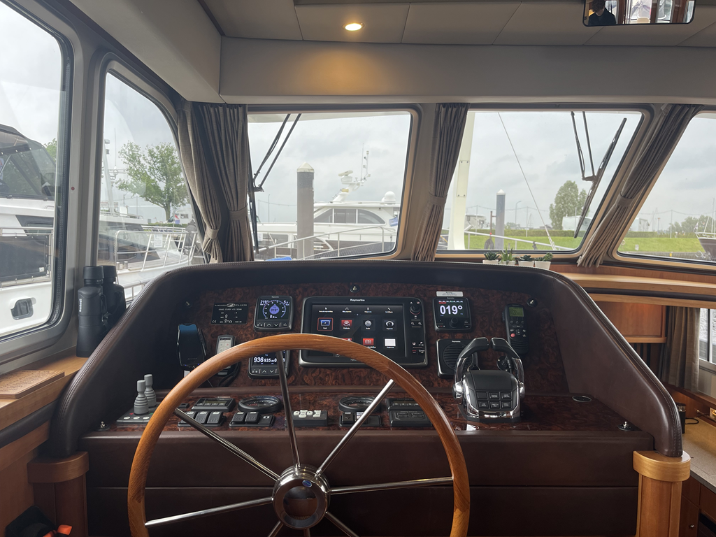 foto: 17 Linssen Grand Sturdy 470 Sedan Wheelhouse