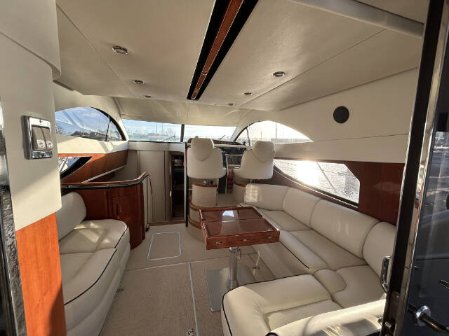 foto: 6 Fairline  Phantom 43