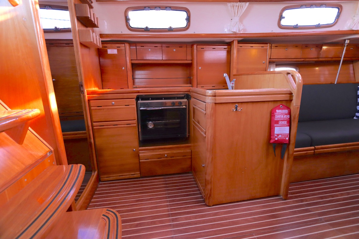 foto: 9 Bavaria  37-3 Cruiser