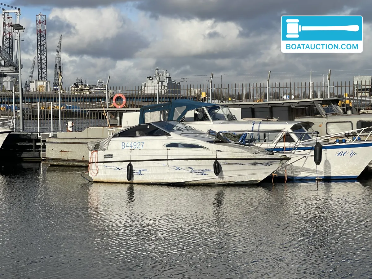 foto: 5 Bayliner 700